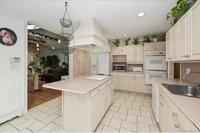 346 Ridgefield Road, Hauppauge, NY 11788 - Photo 20