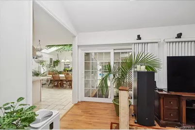 346 Ridgefield Road, Hauppauge, NY 11788 - Photo 28