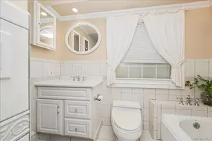 346 Ridgefield Rd, Hauppauge, NY 11788 - Photo 10