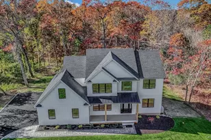 20 Bunker Ln, Middle Island, NY 11953 - Photo 34