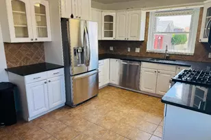 80-12 188th St, Jamaica, NY 11423 - Photo 8