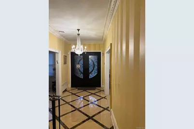 365 Broadway, Lawrence, NY 11559 - Photo 4