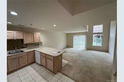 328 Prairie Court, Manorville, NY 11949 - Photo 4