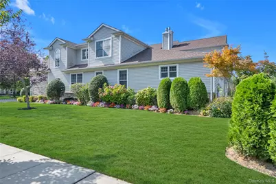 626 Village Green N, Port Washington, NY 11050 - Photo 18