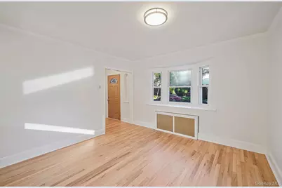 25 Oxford Drive, Freeport, NY 11520 - Photo 14