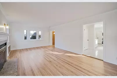 25 Oxford Drive, Freeport, NY 11520 - Photo 10