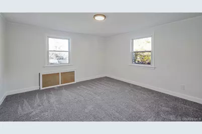 25 Oxford Drive, Freeport, NY 11520 - Photo 30