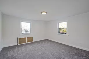 25 Oxford Dr, Freeport, NY 11520 - Photo 30