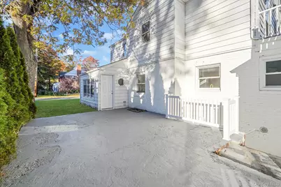 25 Oxford Drive, Freeport, NY 11520 - Photo 4