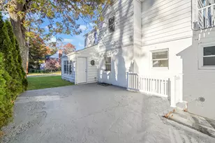 25 Oxford Dr, Freeport, NY 11520 - Photo 4