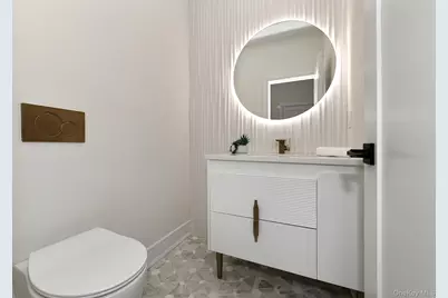 39 Forest Lane, Westbury, NY 11590 - Photo 16