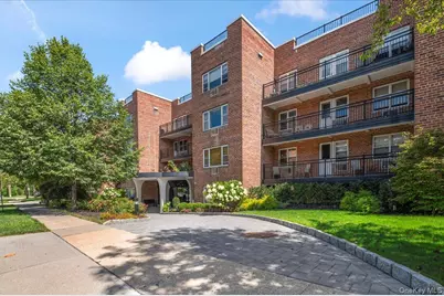 25 Chapel Place #2D, Great Neck, NY 11021 - Photo 14