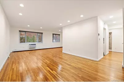 25 Chapel Place #2D, Great Neck, NY 11021 - Photo 2