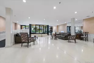 25 Chapel Pl, Great Neck, NY 11021 - Photo 18