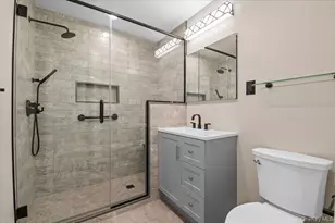 25 Chapel Pl, Great Neck, NY 11021 - Photo 10