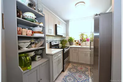 54 Townhouse Road N #54, Huntington Station, NY 11746 - Photo 6