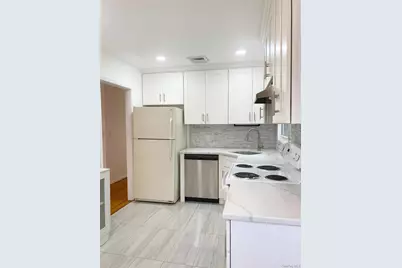 25 Margaret Drive, Plainview, NY 11803 - Photo 4