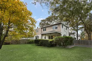 19 Hawthorne St, Mastic, NY 11950 - Photo 2
