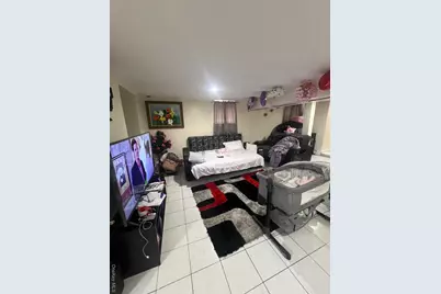 240 Oakley Avenue, Hempstead, NY 11003 - Photo 8