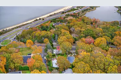 3748 Noyac Road, Sag Harbor, NY 11963 - Photo 2