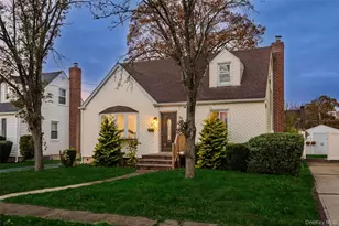 85 Todd Rd, Valley Stream, NY 11580 - Photo 2