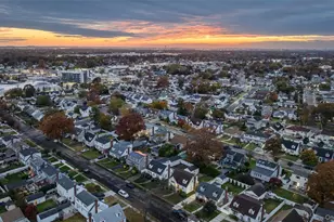 85 Todd Rd, Valley Stream, NY 11580 - Photo 24