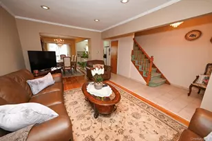 71-12 71st Pl, Glendale, NY 11385 - Photo 10