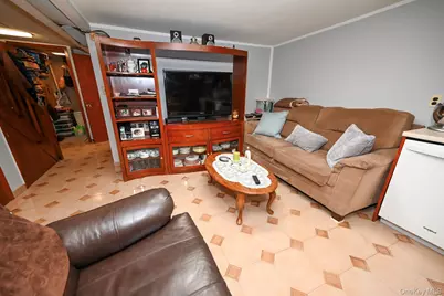 7112 71st Place, Glendale, NY 11385 - Photo 24