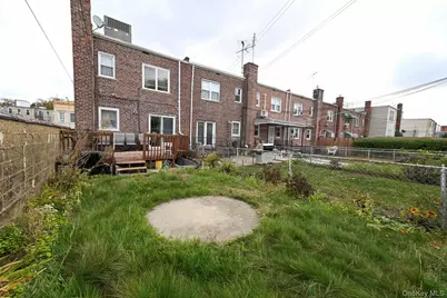 7112 71st Place, Glendale, NY 11385 - Photo 26