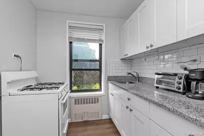 209-10 41st Avenue #3R, Bayside, NY 11361 - Photo 10