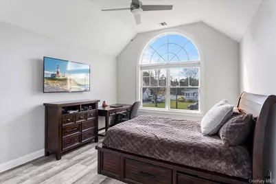 39 E Culver Lane, East Moriches, NY 11940 - Photo 14