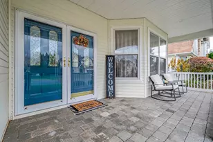 76 Blueberry Ridge Dr, Holtsville, NY 11742 - Photo 2