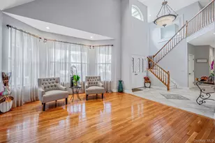 76 Blueberry Ridge Dr, Holtsville, NY 11742 - Photo 6