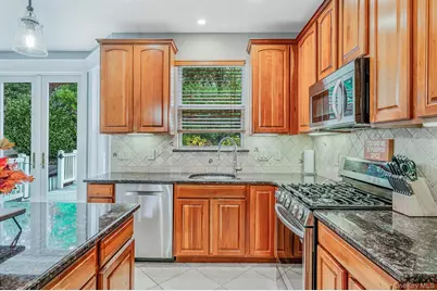 76 Blueberry Ridge Drive, Holtsville, NY 11742 - Photo 12