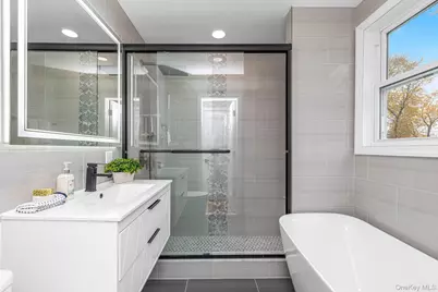 13 Garden Boulevard, Hicksville, NY 11801 - Photo 18