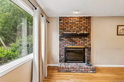 9 Princeton Drive, Plainview, NY 11803 - Photo 14