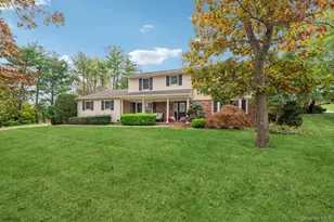 9 Princeton Dr, Plainview, NY 11803 - Photo 34