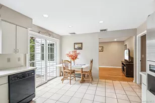 9 Princeton Dr, Plainview, NY 11803 - Photo 8