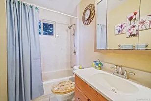 325 W 16th St, Deer Park, NY 11729 - Photo 26