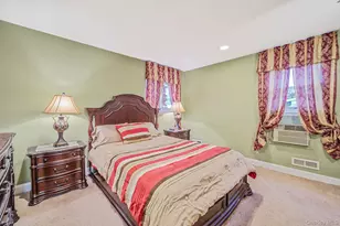 325 W 16th St, Deer Park, NY 11729 - Photo 22