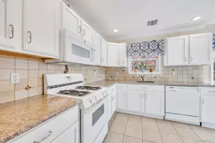 3 Snowdance Ln, Nesconset, NY 11767 - Photo 12