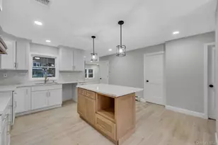 1911 Carroll Ave, Merrick, NY 11566 - Photo 8