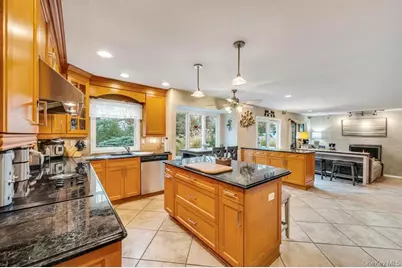 9 Kimberly Avenue Avenue, Farmingville, NY 11738 - Photo 12