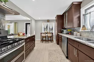 62 McCouns Ln, Oyster Bay, NY 11771 - Photo 8