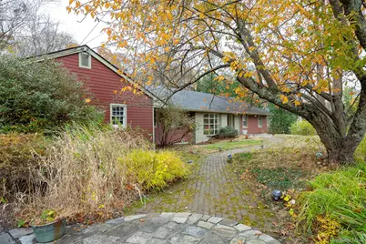 21 Walnut Hill Road, Poughkeepsie, NY 12603 - Photo 2