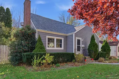 107 E 13th Street, Huntington Station, NY 11746 - Photo 2