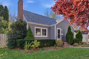 107 E 13th St, Huntington Station, NY 11746 - Photo 2