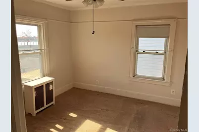 24302 Superior, Floral Park, NY 11001 - Photo 8