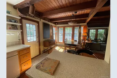 106 Laurel Lane, Port Jefferson, NY 11777 - Photo 6