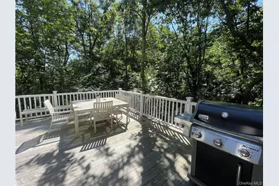 106 Laurel Lane, Port Jefferson, NY 11777 - Photo 32
